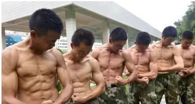 Muscle competition between soldiers from various countries: The US ...