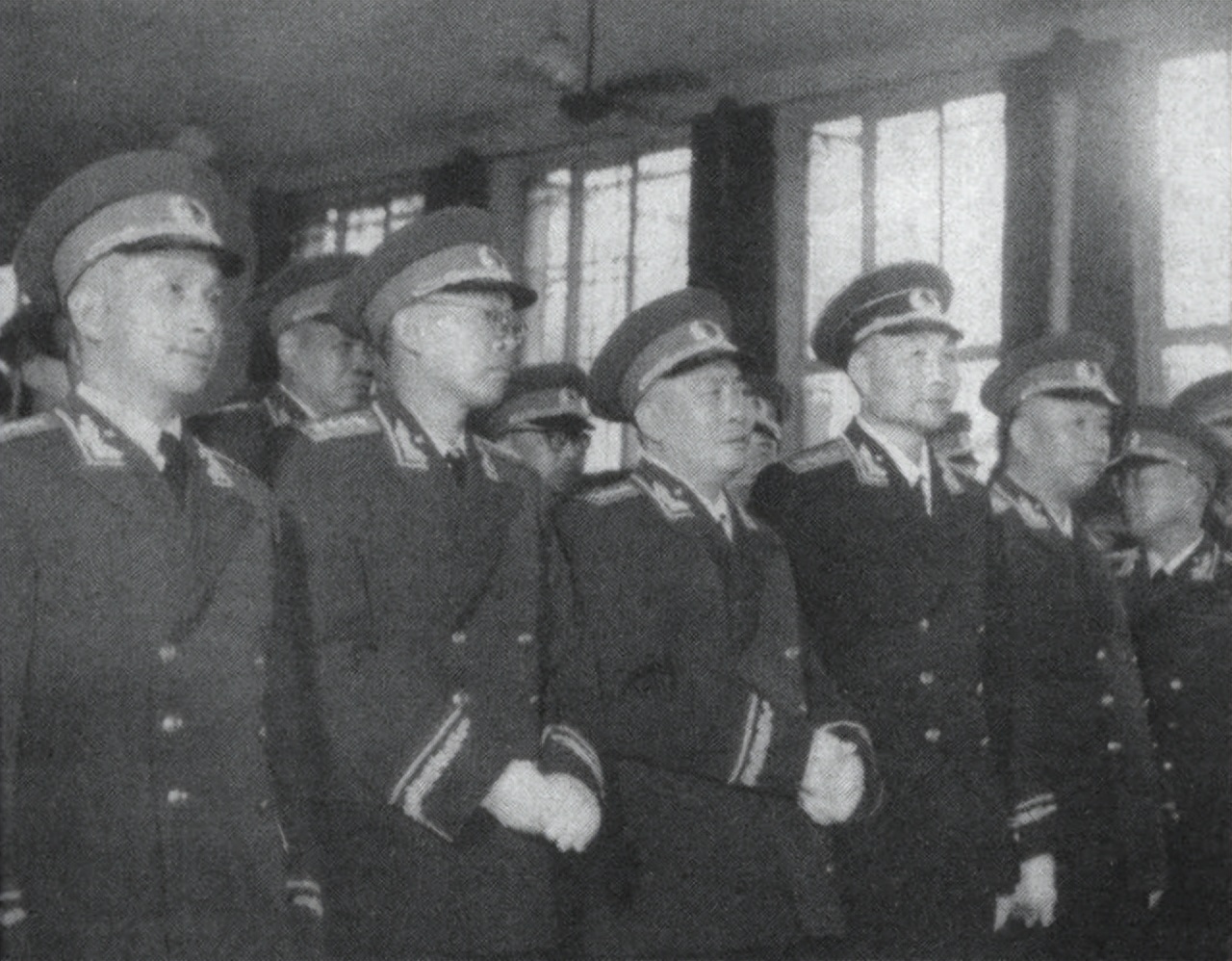 Love and righteousness! Tan Zheng joined the army under the influence ...