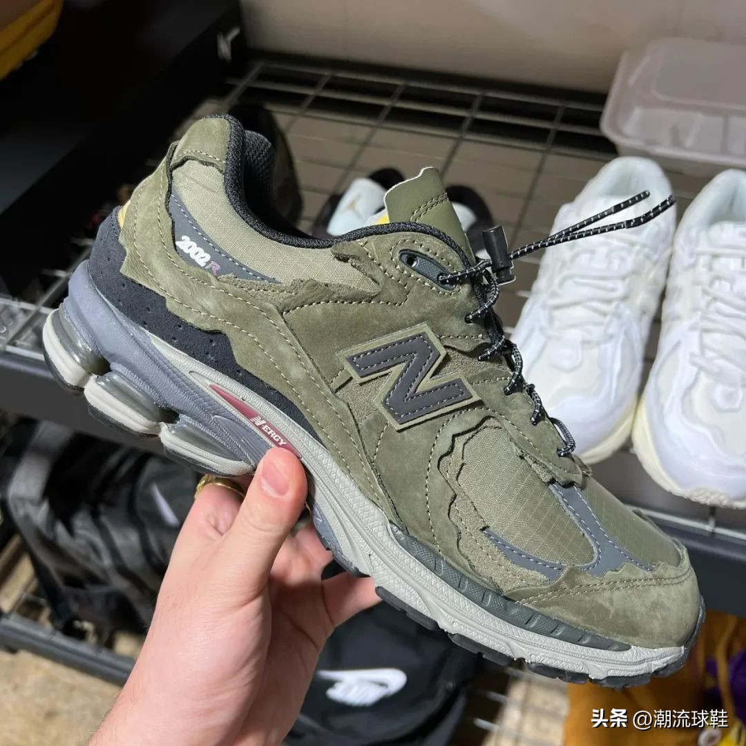 New Balance deconstructs the ceiling and releases a sequel! - iNEWS