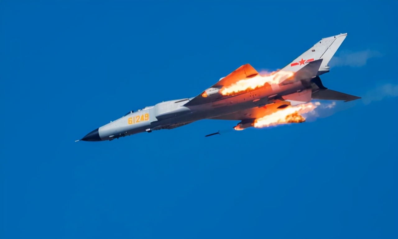 legend!Why do PLA fighter jets favor rockets?Shot down 2 US planes with ...
