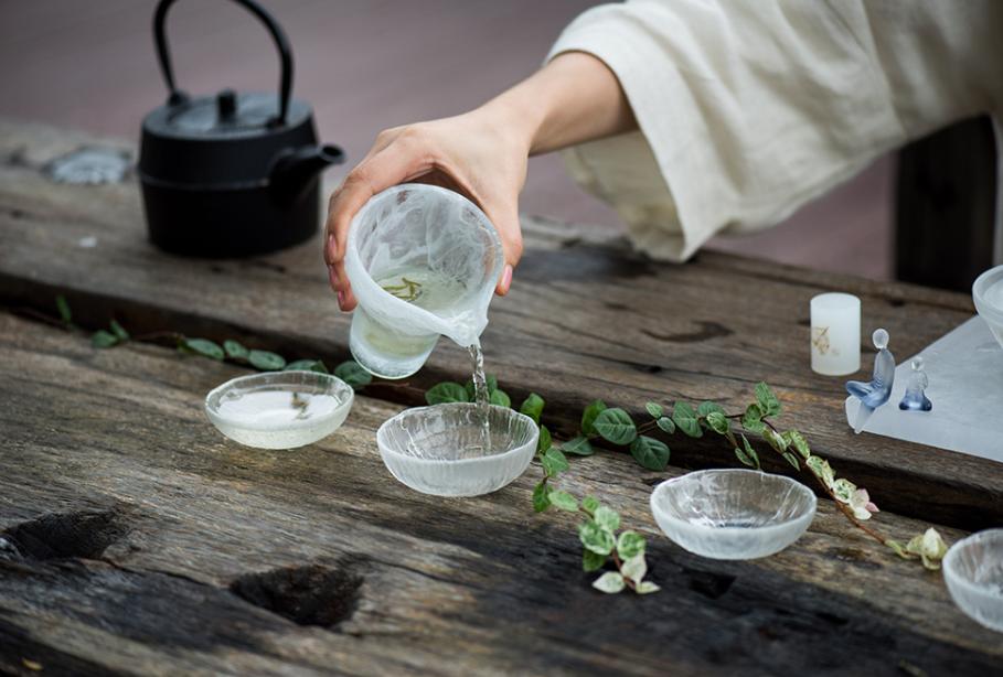 To save tea, it is best not to put it directly in the refrigerator