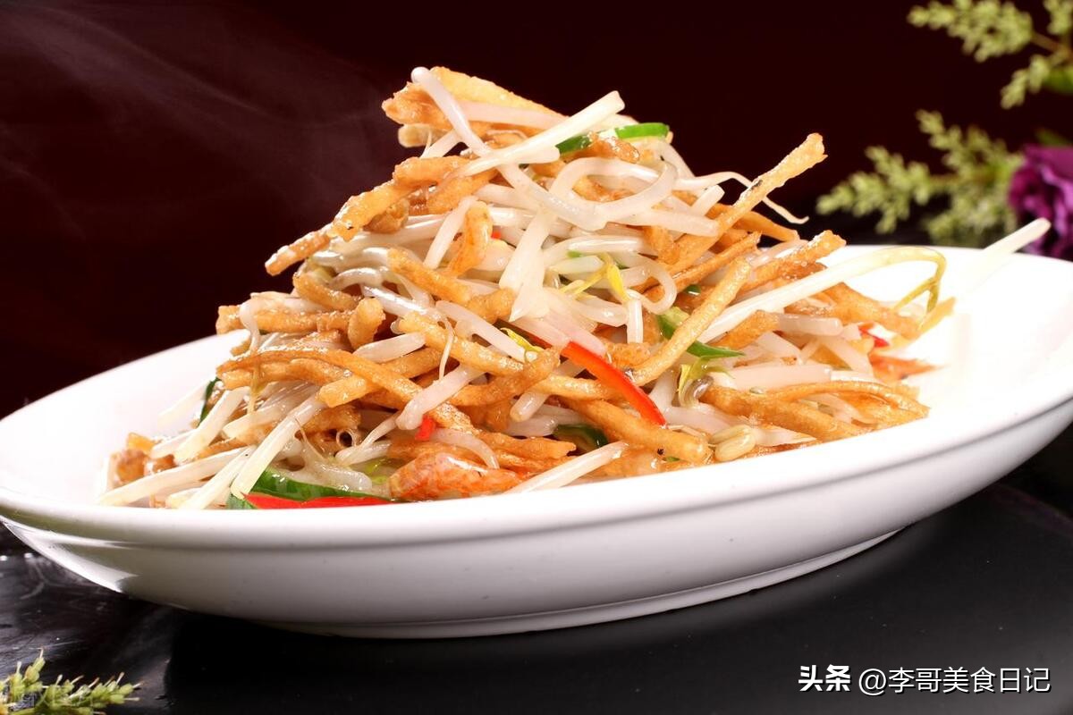 Homemade fried bean sprouts, follow the steps, refreshing and ...