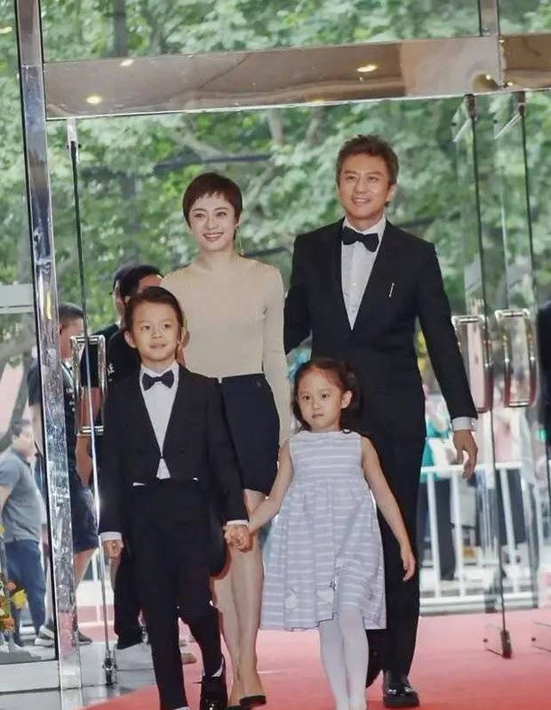 Sun Li and Deng Chao took their children on a trip and met a warm and ...