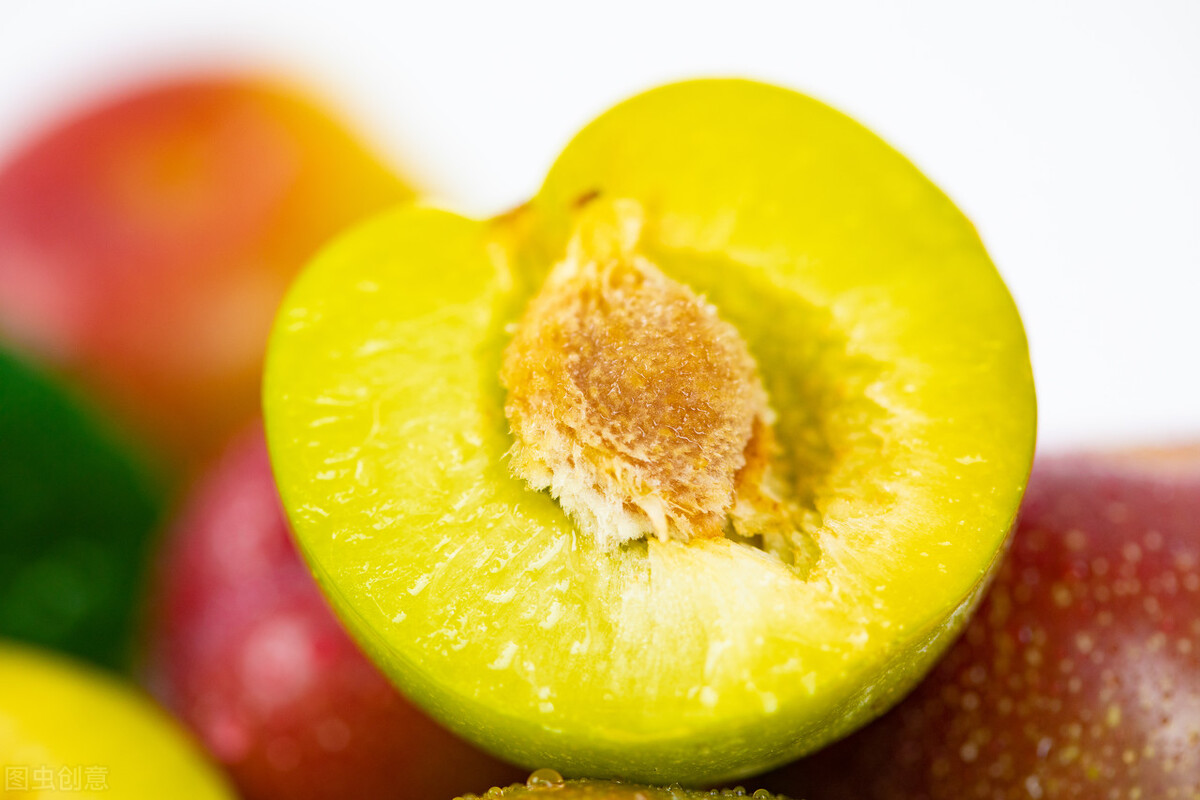 Yibang Little Knowledge What are the brown crystals in the hollow of