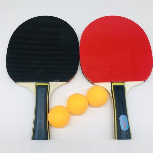 Why are table tennis rackets one black and one red? After reading it, I
