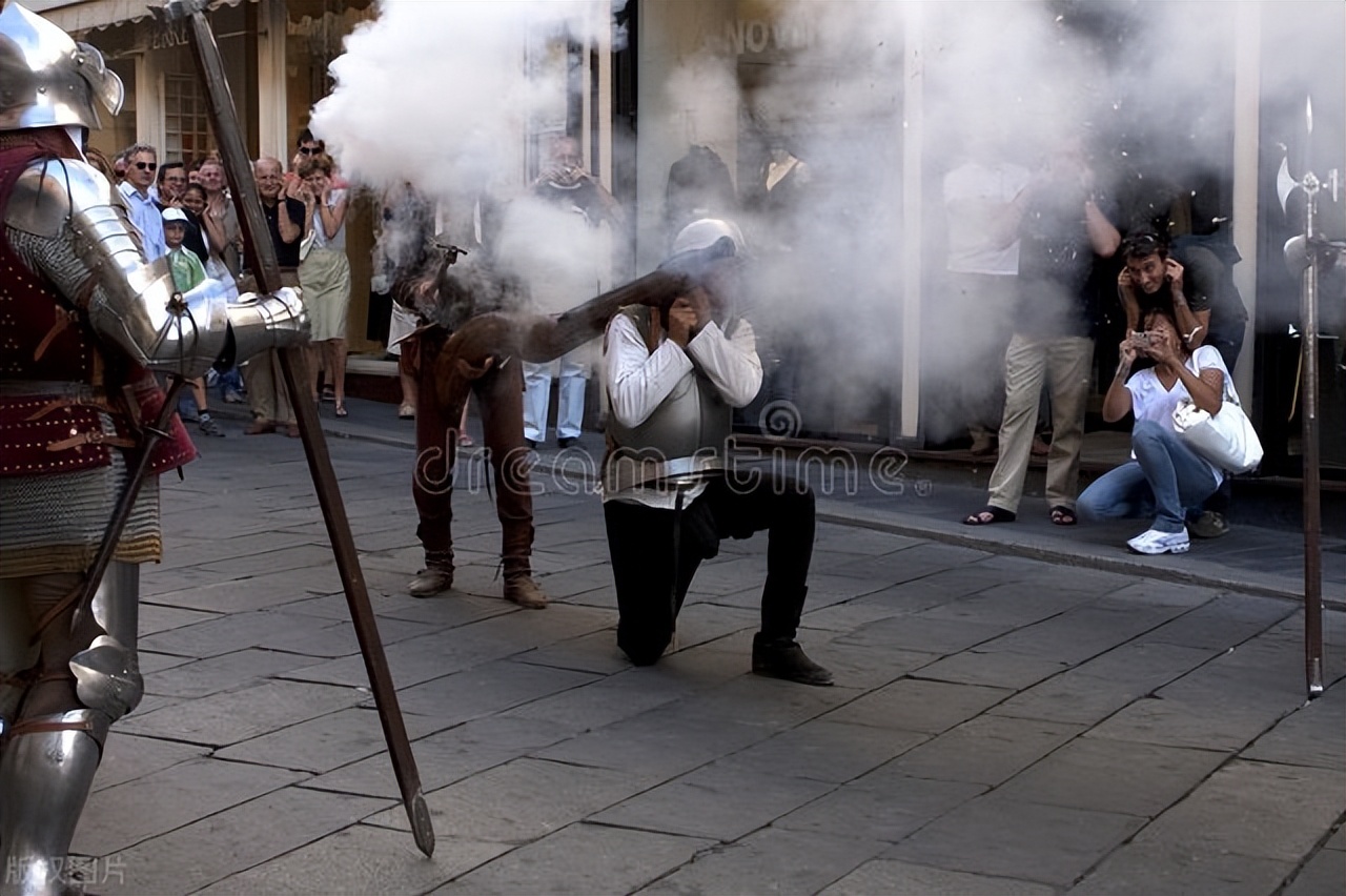 the fat is in the fire! The Wagner missile stabbed down the "air