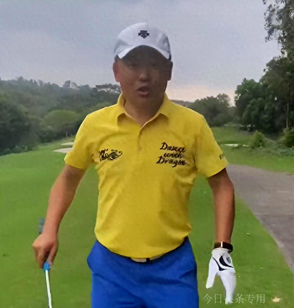 56-year-old Zhou Libo mingled with wealthy women and made a comeback ...