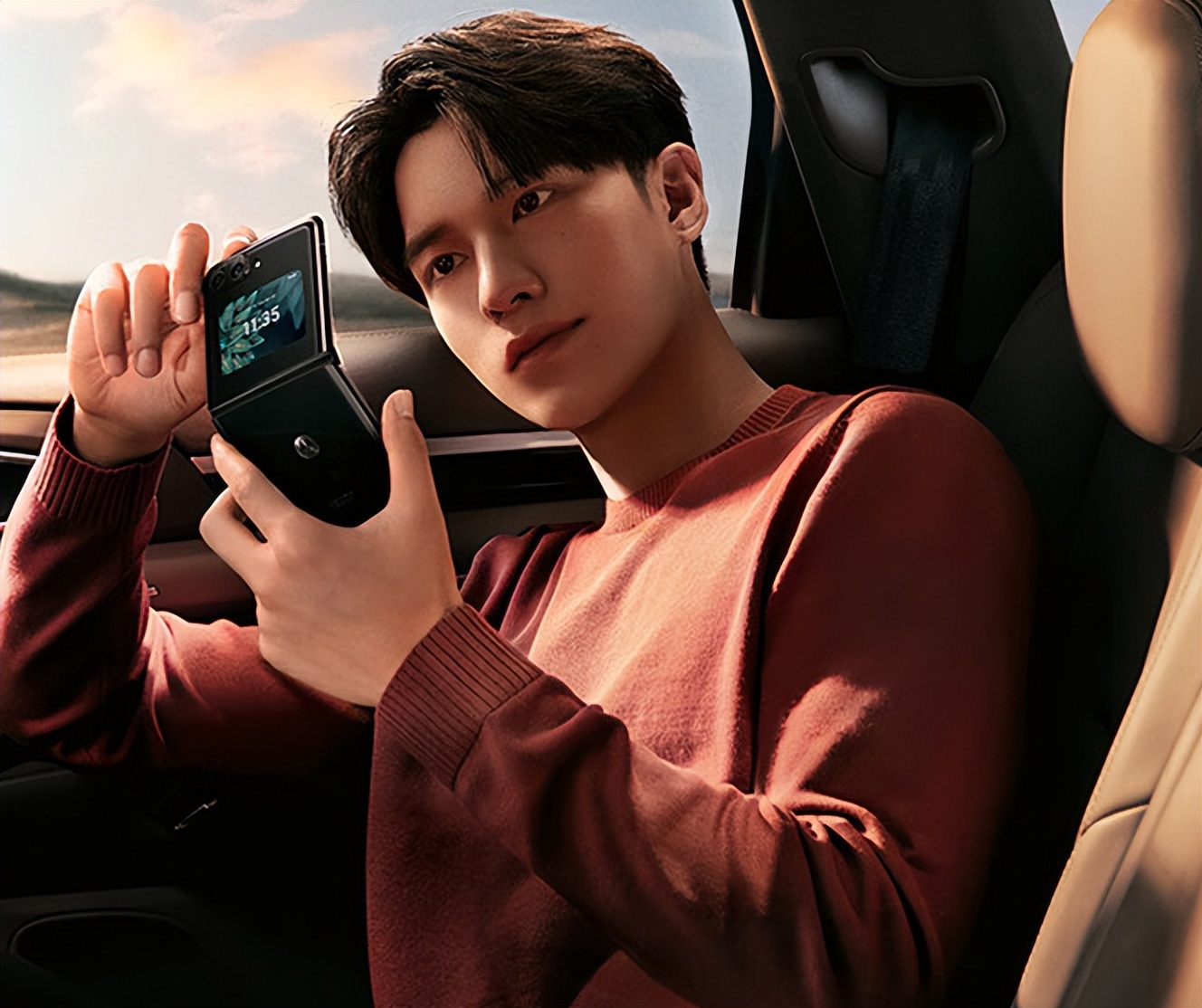 Snapdragon 8 + chip + 256GB, the "cheapest" folding screen phone