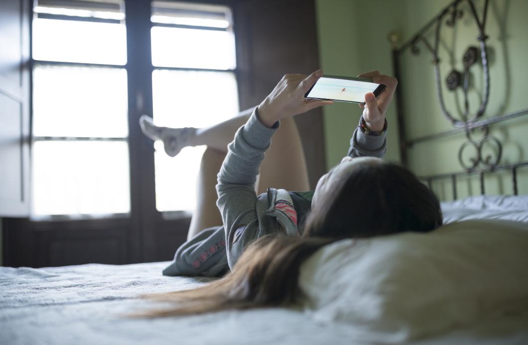 "Lying flat" is not necessarily comfortable and may cause harm?Experts