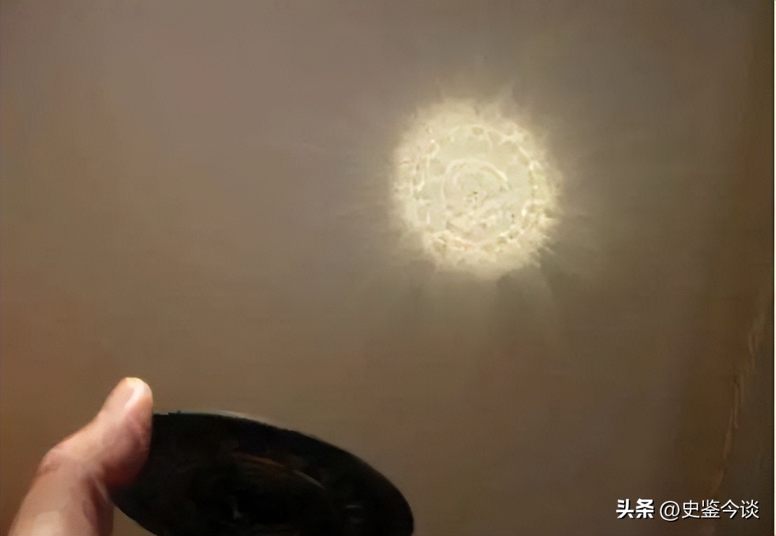 震驚世界的青銅魔鏡——西漢「見日之光」透光鏡 - 頭條匯