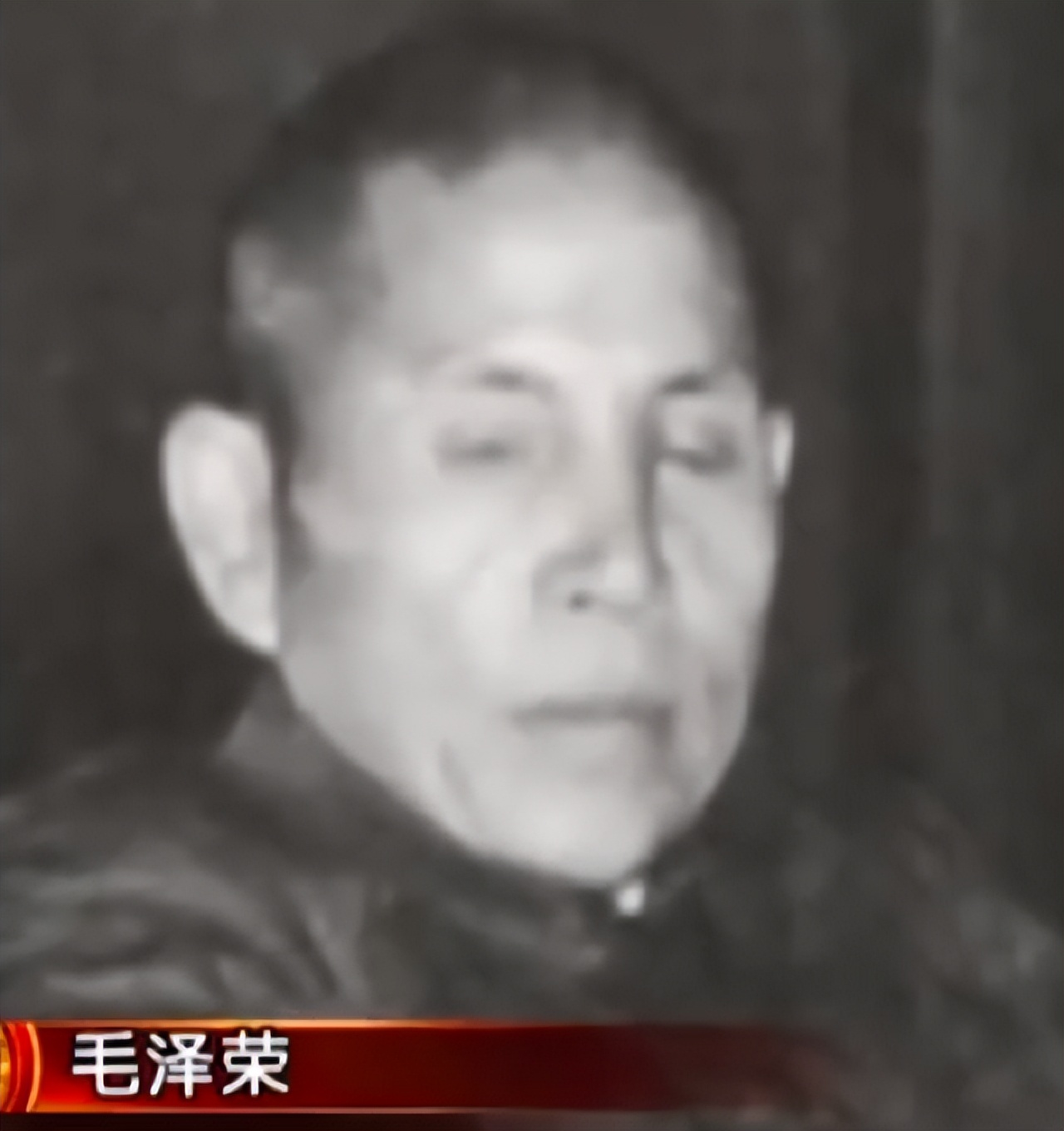 In 1977, when Li Min returned to Shaoshan, seeing the poverty of his ...