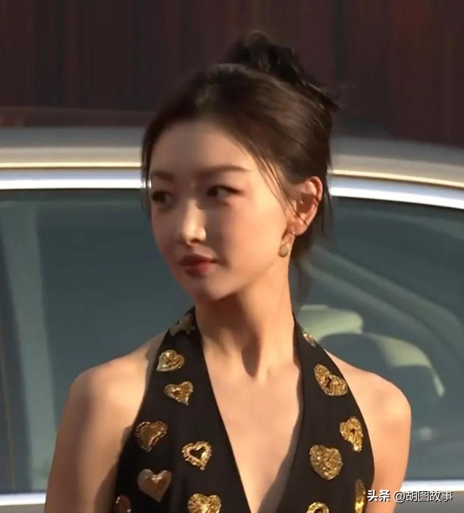 Zhang Yimou is right, the "unsexy" Zhou Dongyu is the real "smart ...