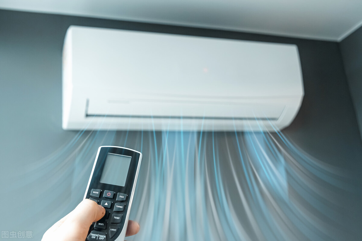 How many kilowatthours of electricity does the air conditioner heat 24 hours a day in winter