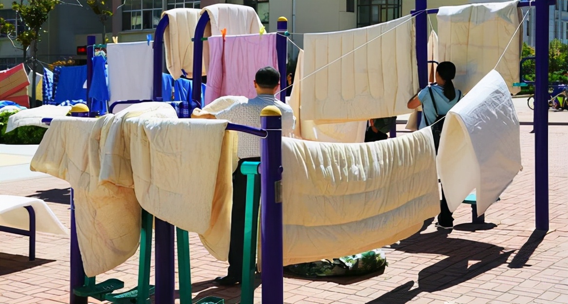 Why does the quilt have a "sun smell" after drying, because the mites