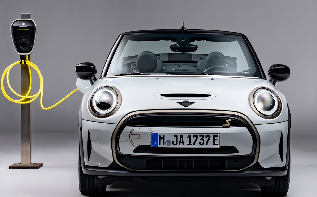 Mini Ev Yellow Going on sale in April, the MINI Convertible EV version - iMedia