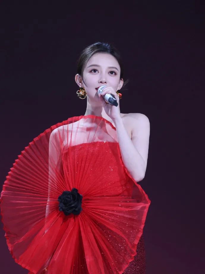 The night of "Sisters Who Make Waves 2023" fully reflected Wang Xiaomin ...