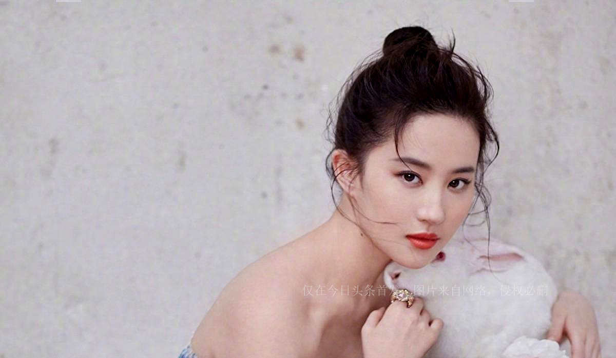 Liu Yifei's mother Liu Xiaoli: Two marriages and two divorces, she is ...