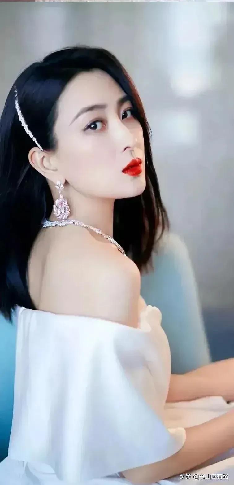 Wang Ou: Yujie Fan is full of glamorous photos - iMedia