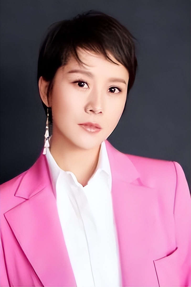 Jiang Wenli's buck teeth, Yuan Qiongdan's red lips, and Ni Ni's