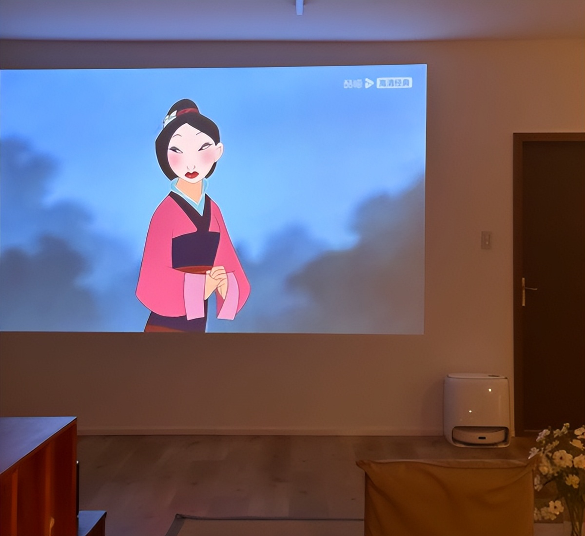 First Prejoctor Which is the brightest projector in 2023? Dangbei X5 laser projection ...