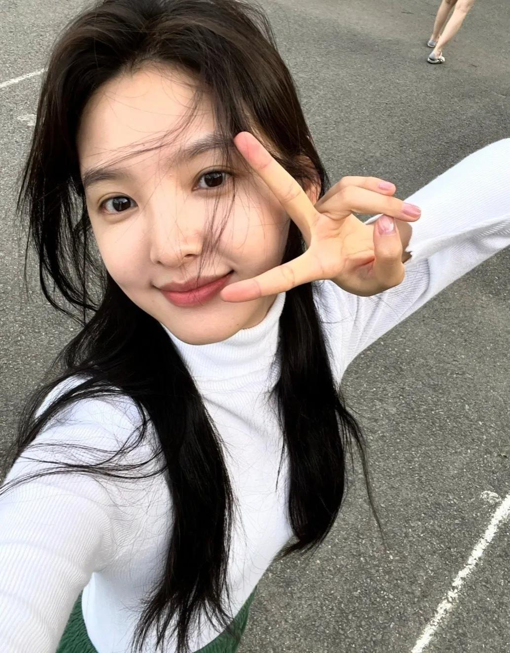 Zhang Ruonan A girl with a "first love face" full of vitality, the