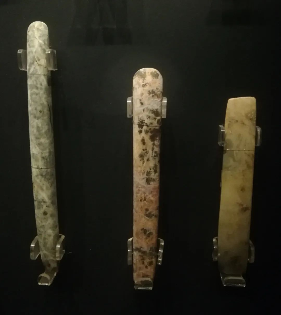 One Cultural Relic a Day Jinsha Ancient Shu Jade Chisel iNEWS