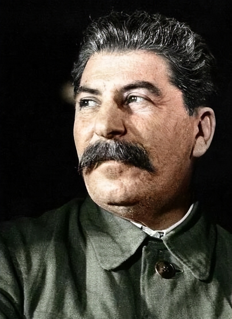 In 1940, a rare photo of Stalin grimacing - iMedia