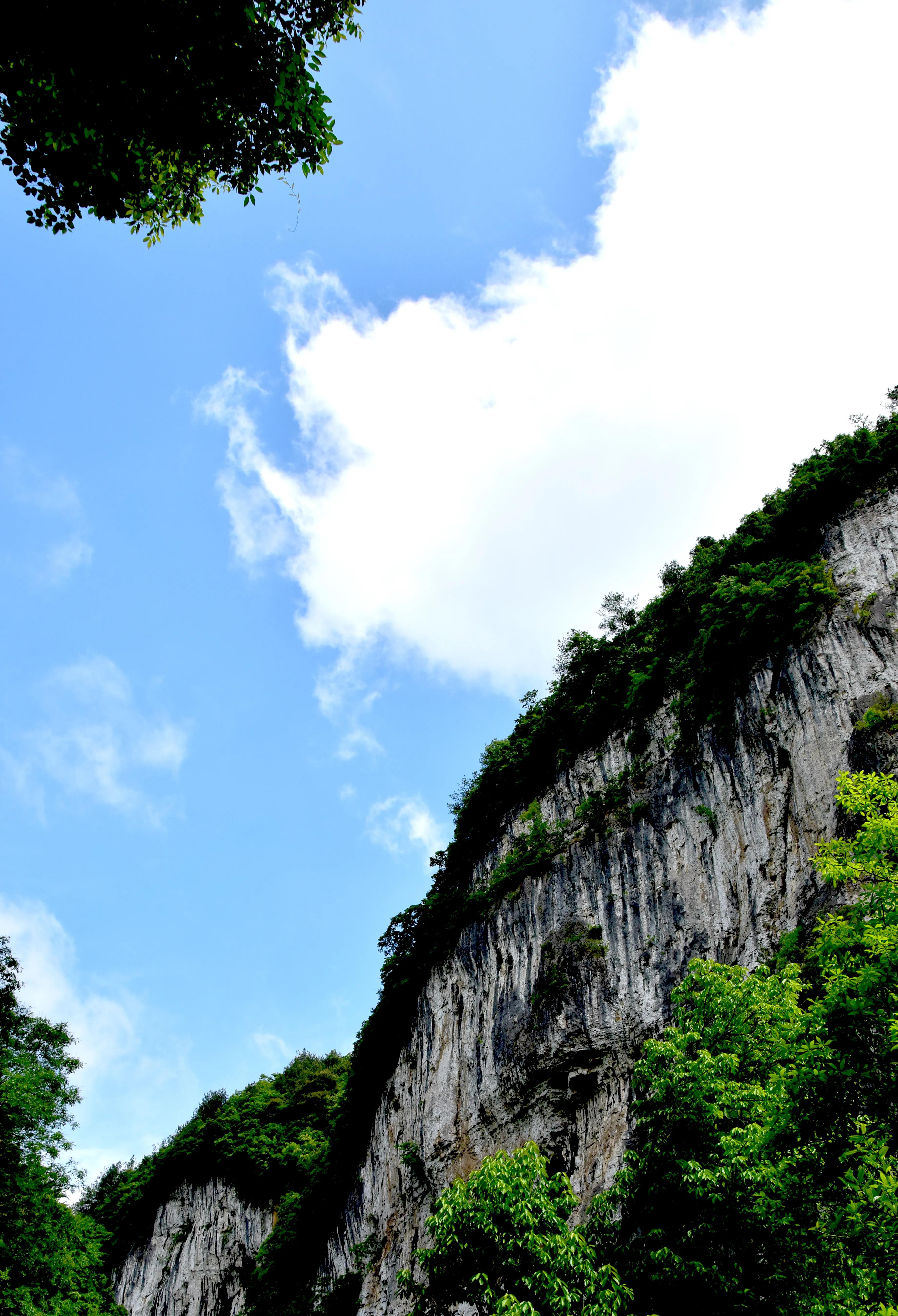 Guiyang Xiuwen 2nd Cave And Kaiyang Xianghuoyan Scenic Spot - INEWS