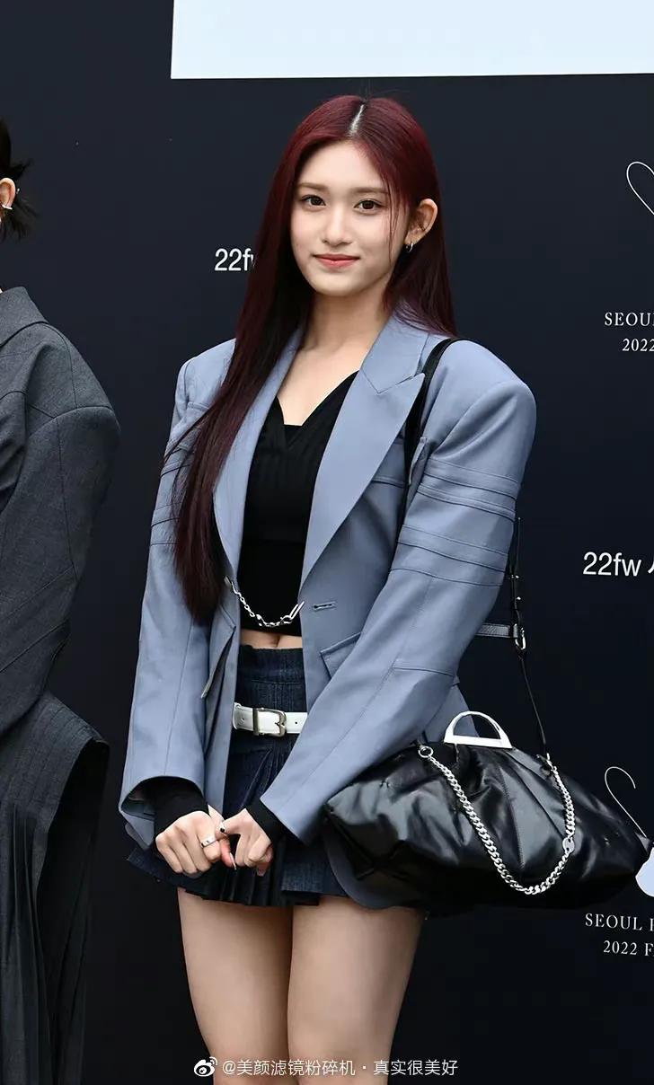 Kimchi national girl group ive Li Rui - iNEWS