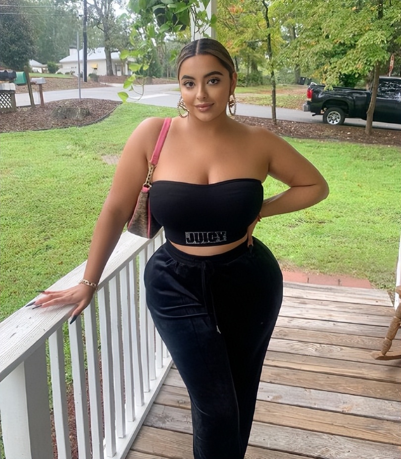 Busty Mexican Plus Size Latina IMedia