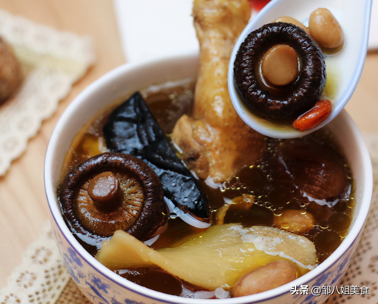 Don't use cold water to soak dried mushrooms in winter!Teach you a