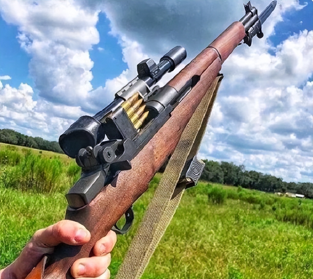 The famous gun of World War II M-1 Garand: using 8-round leaky clip ...