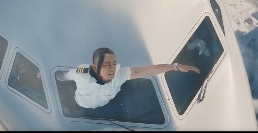 The prototype of Chinese captain Liu Chuanjian: emergency landing in 34 ...