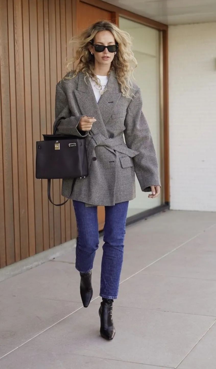One piece of clothing, 100 beautiful ways to wear it - iNEWS