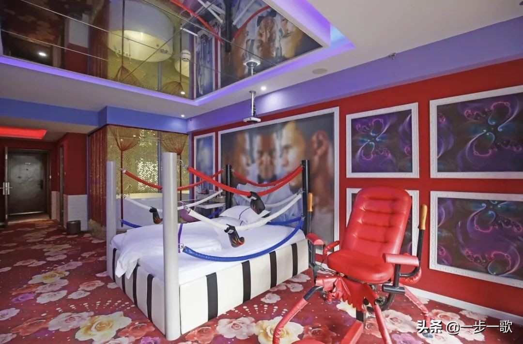 How wild are the love hotels in Chengdu?The waterbed keeps me awake at