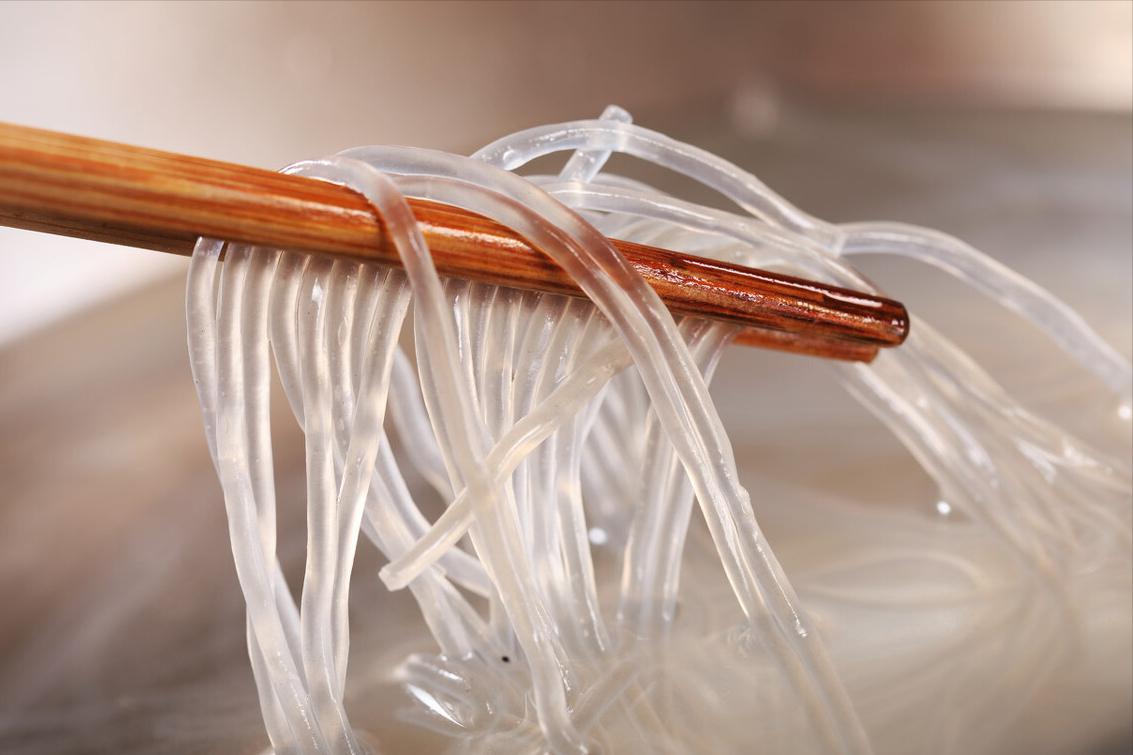 Stirfried vermicelli, do not fry directly after blanching, do an important step, the roots are