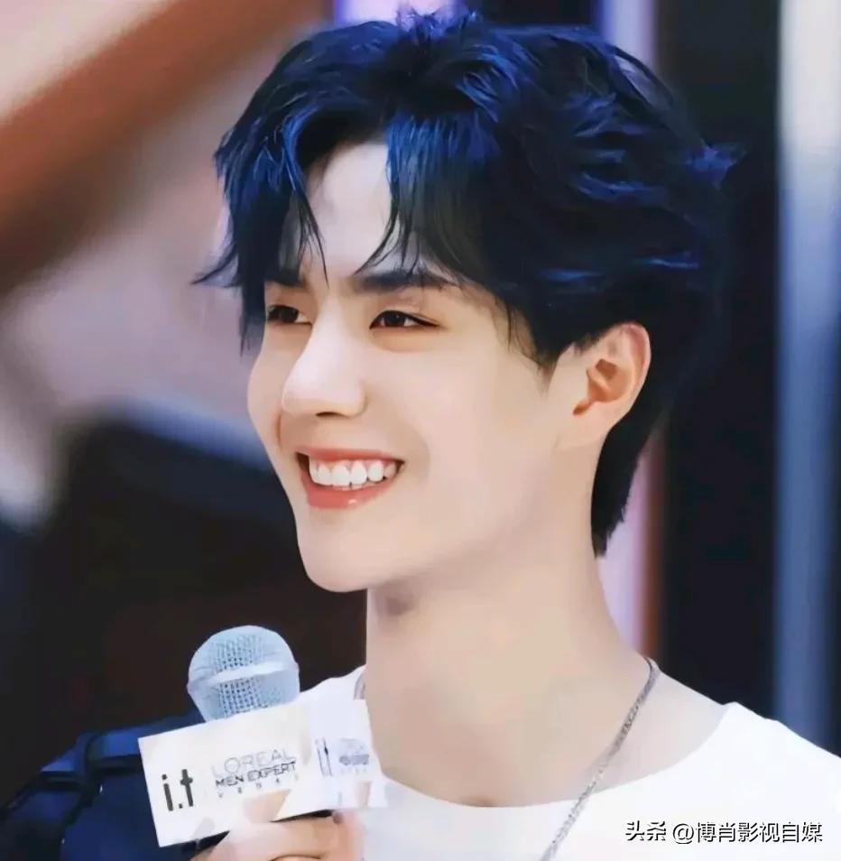 Wang Yibo's fascinating smile - iMedia