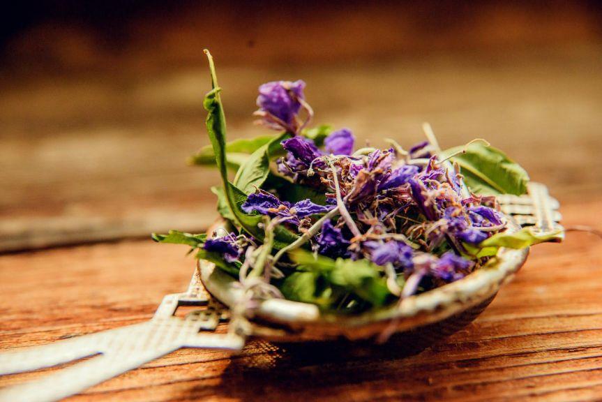 How much does clary sage, which is often mistaken for lavender