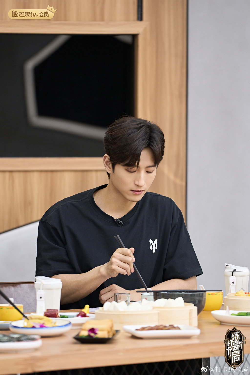 Learning Hokkien using Pinyin and preparing gifts for each brother in