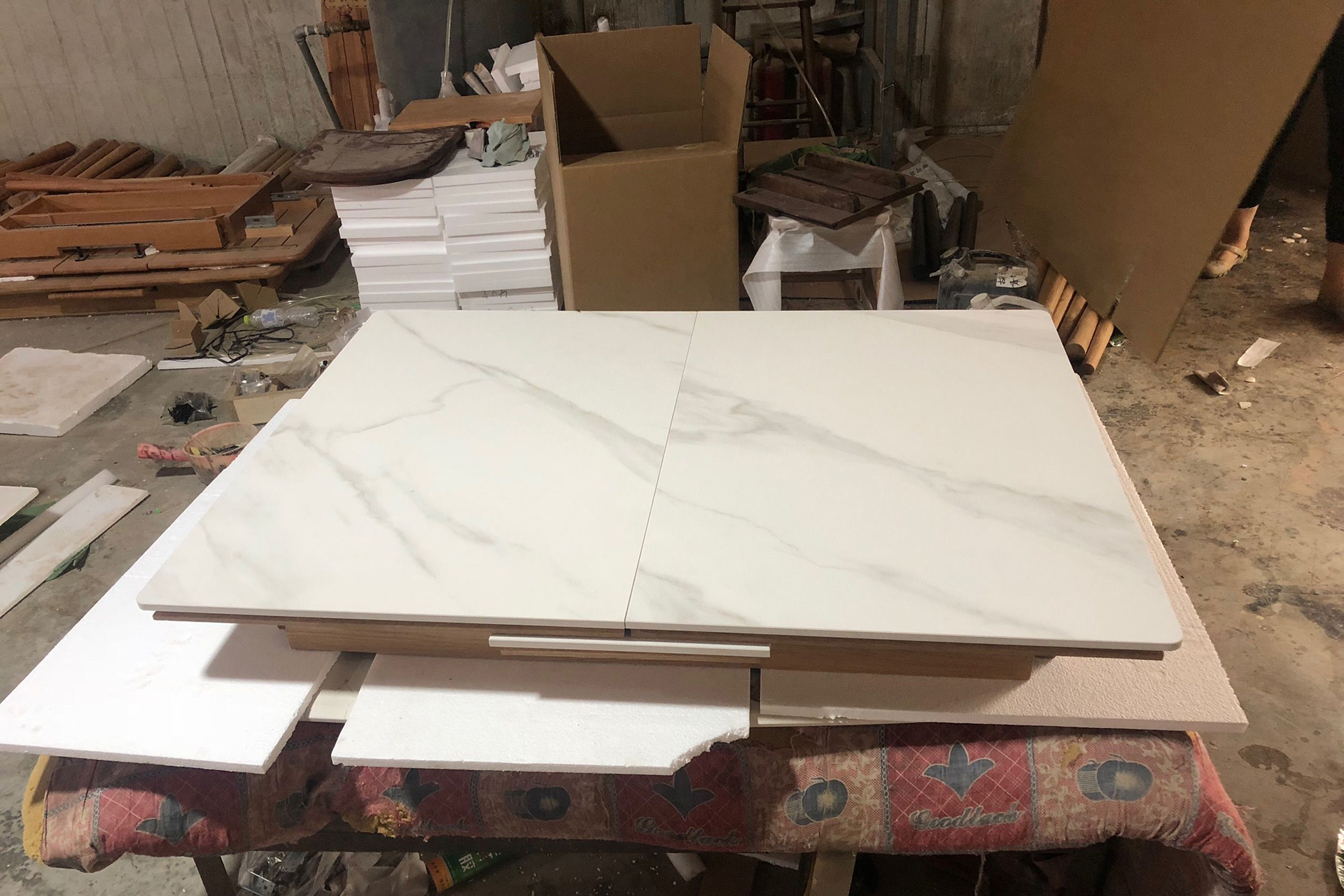 Are rock slabs ceramic slabs? What is the difference between it and