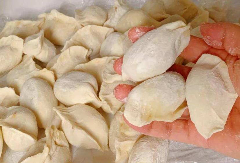 Before putting the frozen dumplings in the pan, keep these 2 points in