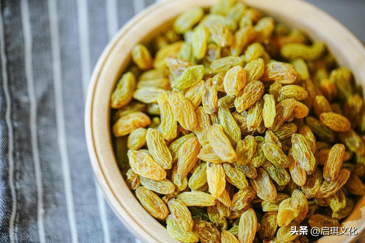 Do you have raisins at home? It's not too late now, many people don't