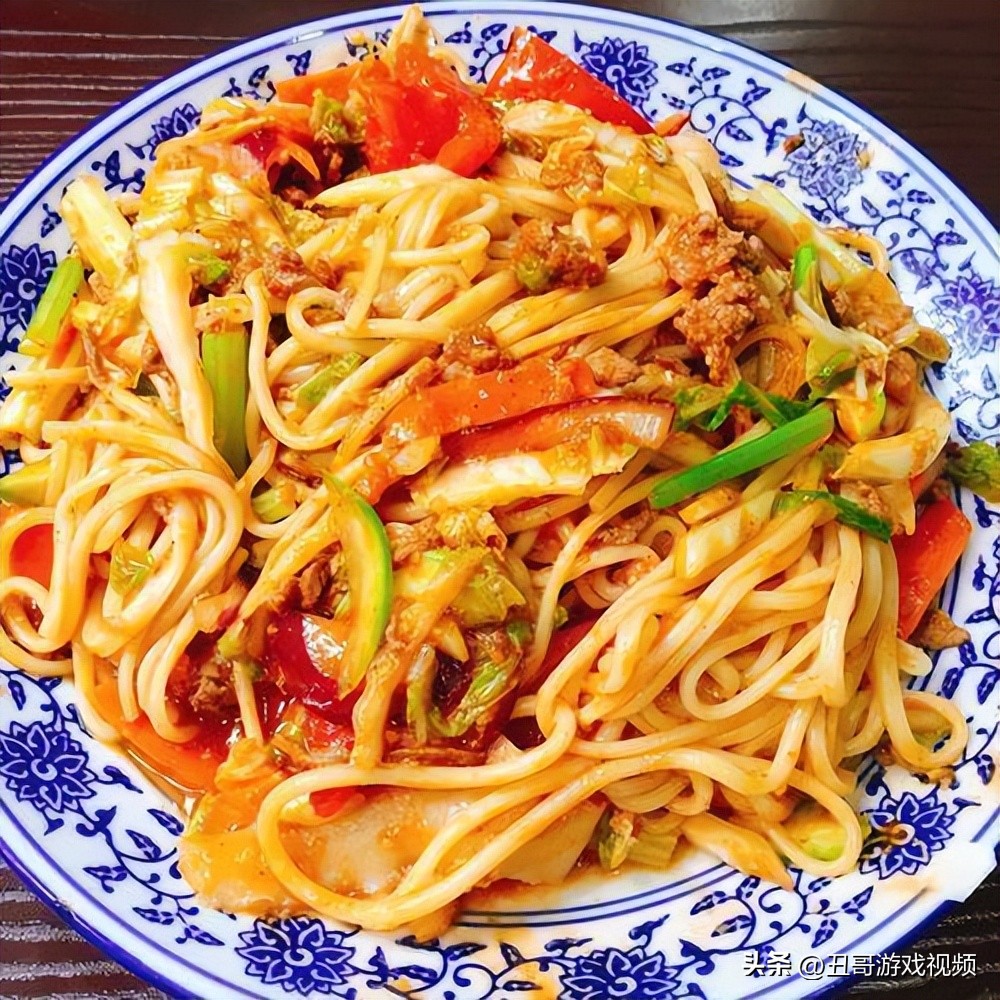 Braised Noodles with Tomato and Egg iNEWS