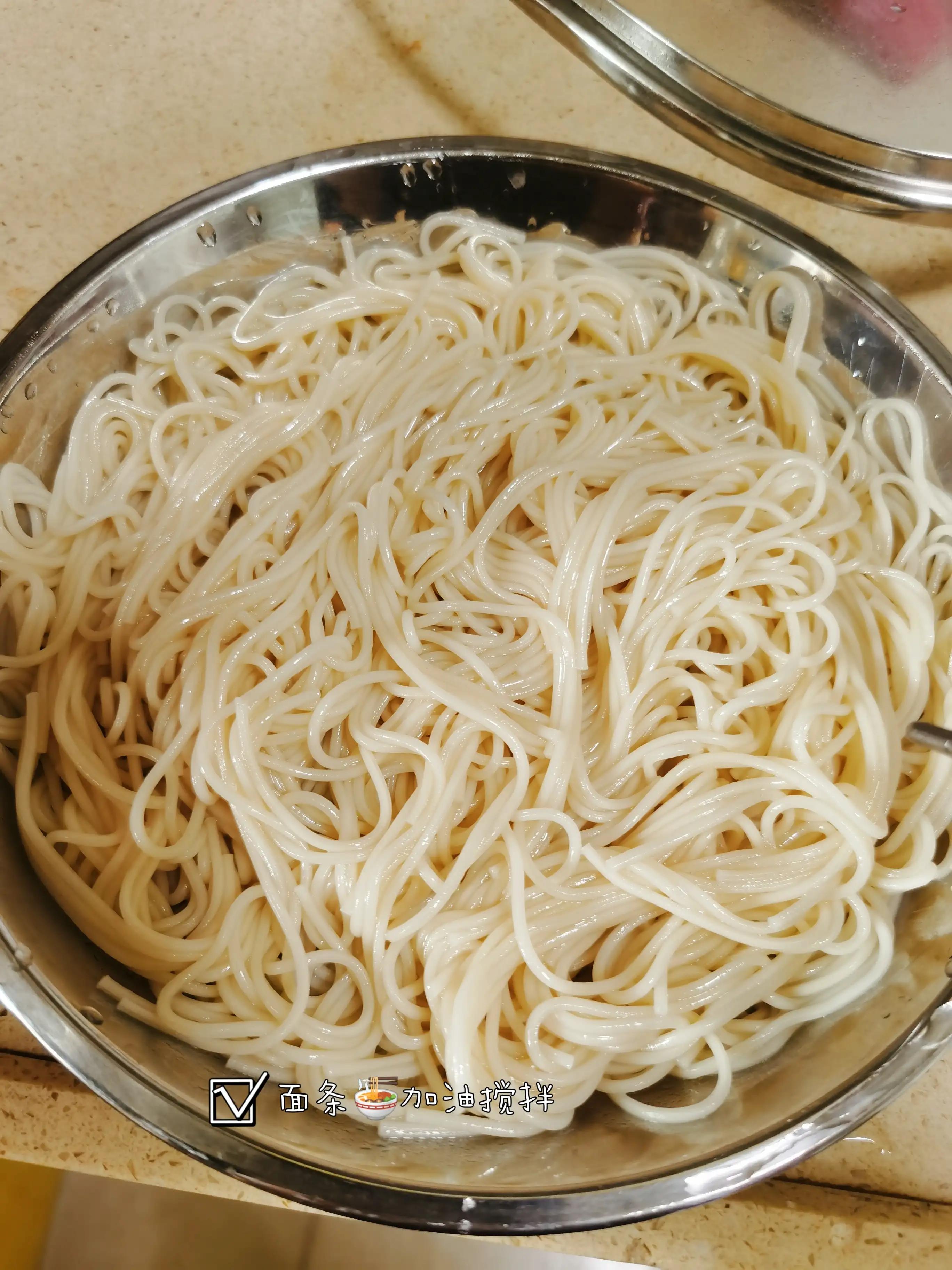 How to make delicious and versatile tomato tiger skin egg noodles sauce