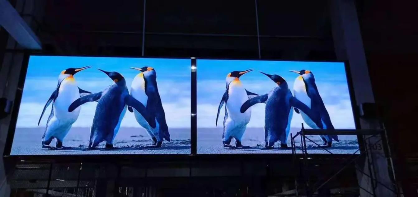 What are the common LED displays - iNEWS