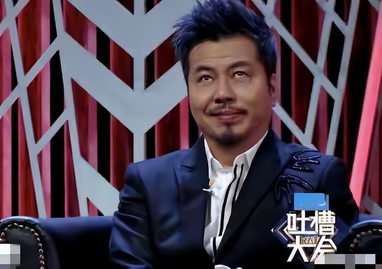 Kou Naixin and Huang Guolun teach live broadcast! Selfproclaimed firstline delivery anchor