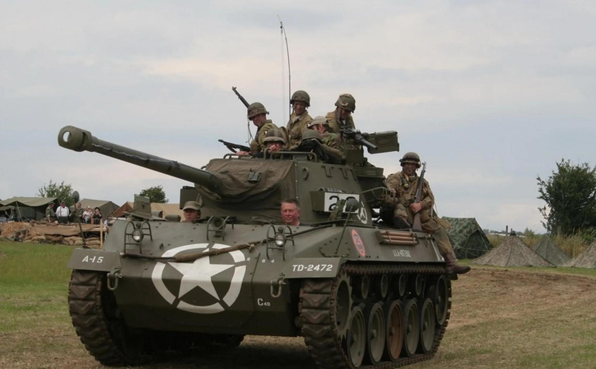 What is the difference between tanks, assault guns, and tank destroyers? iNEWS