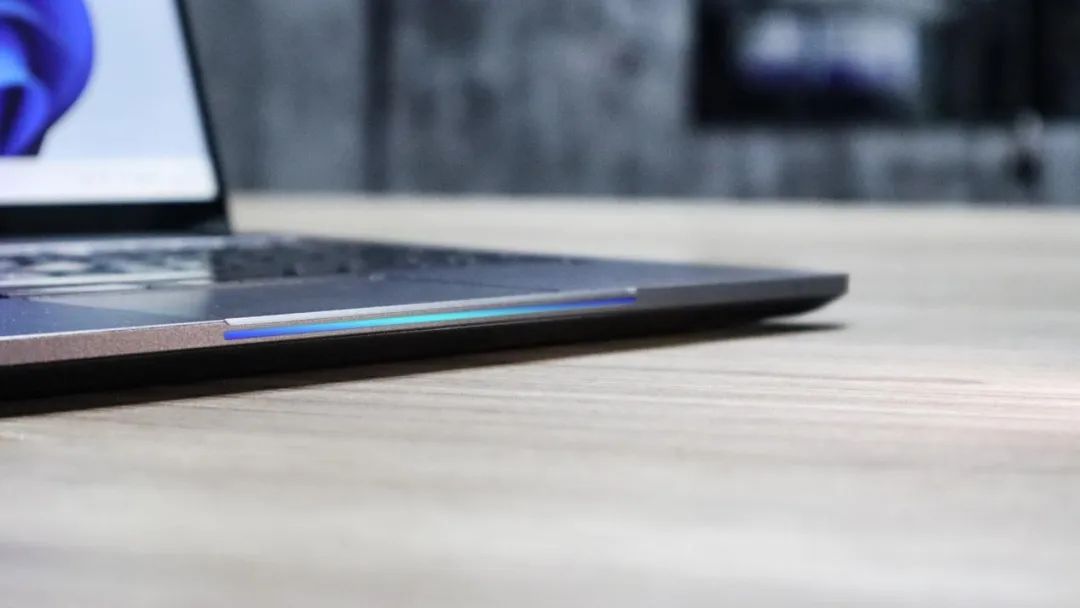 What features should a business laptop have? iNEWS