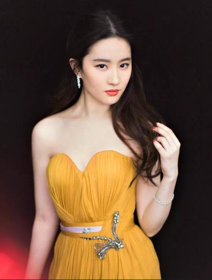 Fairy sister Liu Yifei - iNEWS