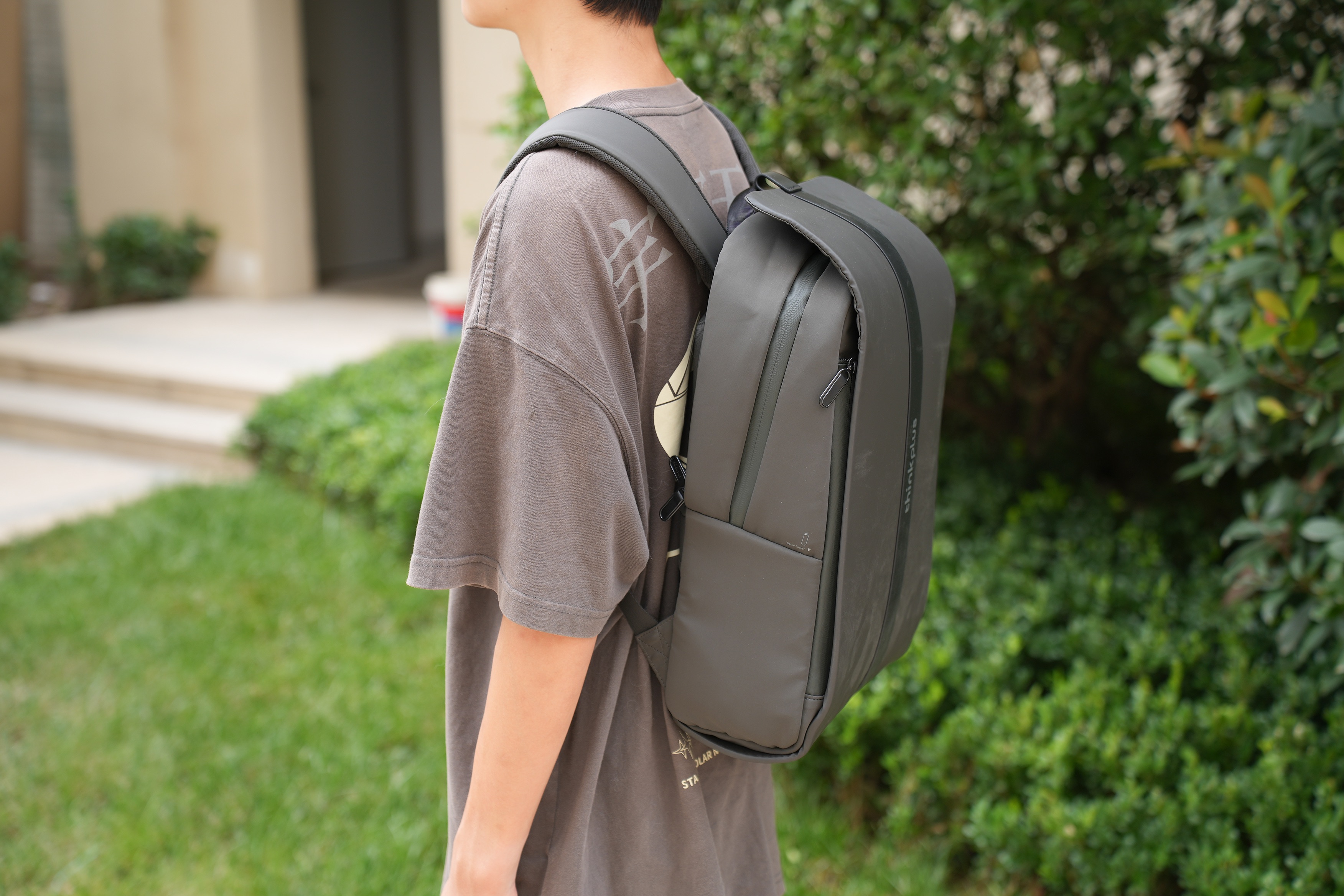 Lenovo thinkplus backpack: simple appearance meets pragmatism - iNEWS